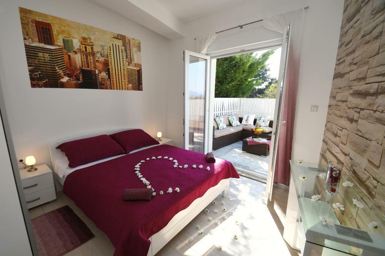 Apartment Libra With Sea View Opatija Bagian luar foto
