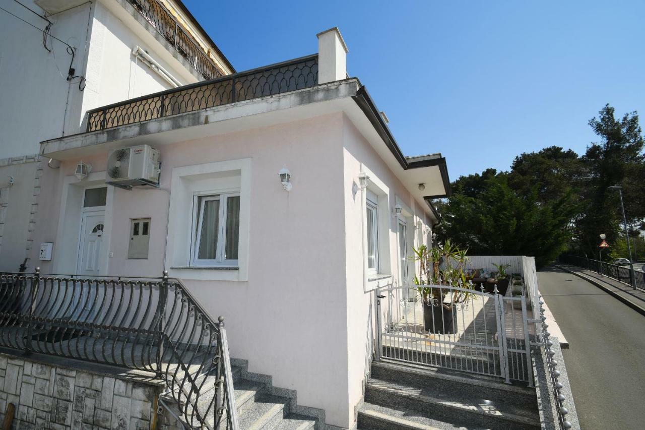 Apartment Libra With Sea View Opatija Bagian luar foto