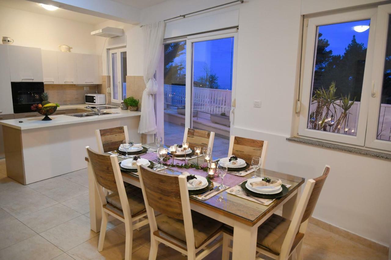 Apartment Libra With Sea View Opatija Bagian luar foto