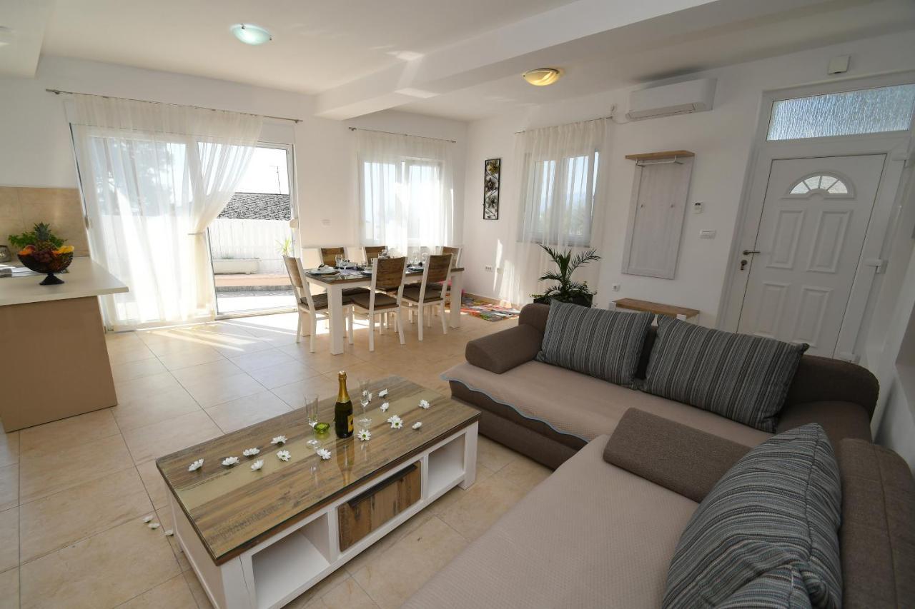 Apartment Libra With Sea View Opatija Bagian luar foto